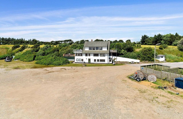 Nice home in øster assels