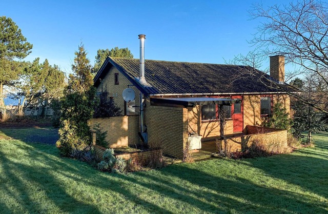 Nice home in Allinge with kitchen