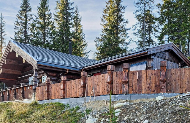 Nice home in Aust-torpa with kitchen
