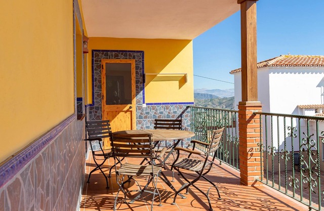 Nice home in Casarabonela with kitchen