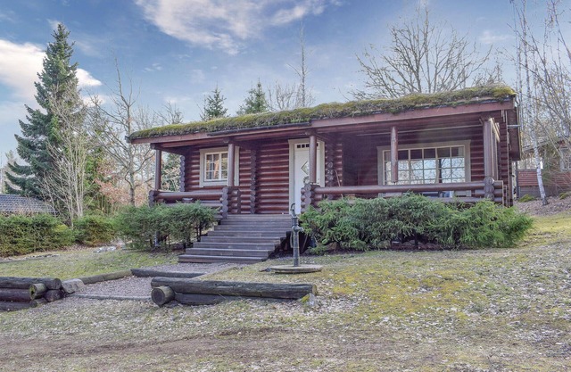 Nice home in Högsby with kitchen