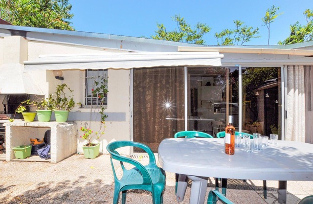Nice home in Torreilles with kitchen