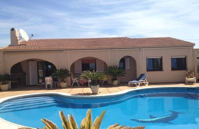 Nice house for 6 people, Dream Pool & Parking & Wifi & Air Conditioning