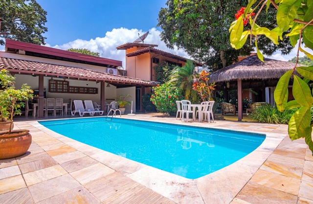 Nice house with pool and barbecue!