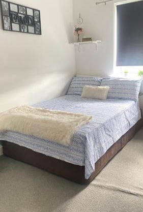 Nice room on the friendly flat