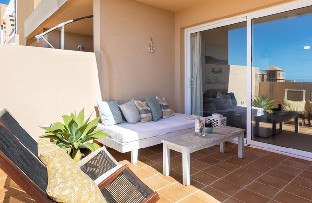 Nice terrace apartment, shared pool - PORÍS 2