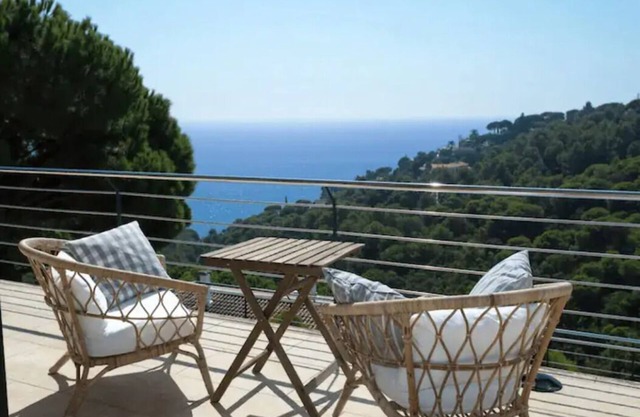 Nice Views ► Private Beach, Pool, Jacuzzi