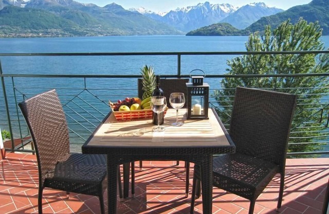 Nido alla Riva Falco Holiday flat on the lake