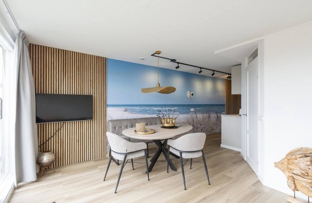 Nieuw! Luxueus "adults Only" Appartement met Fantastische Ligging Tegenover de Strandopgang van Callantsoog!