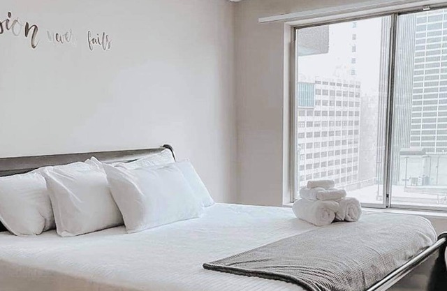 Nightlife/ Water View w/ King bed