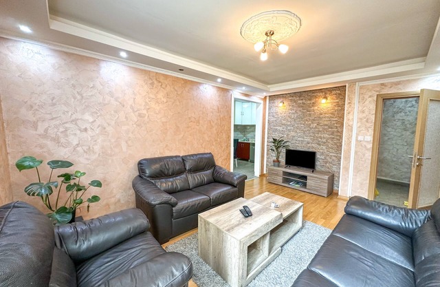 Nikki's Cozy 2-Bedroom Retreat in a Fantastic Location
