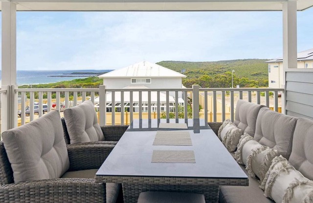 Nikkinba House / Beach Home / Dream Holiday