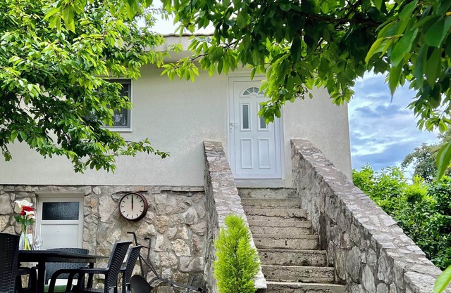 Nina House Charming Prevlaka Apartment with Nature Views