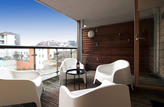 No. 1 Under the Clock by SSW - Cardiff City Centre