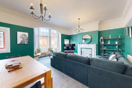 No.10 Seaside Apartment - 1st & 2nd Floor