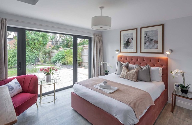 No.192 Oxford - Studio Apartment with Garden View