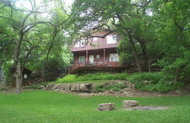 No Flood! Gruene River Home and Cottage on Guadalupe! Sleeps-13. 5 Bed/3.5Baths