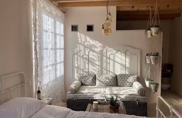 No12.is a beautiful, riverside boutique B&B rm1