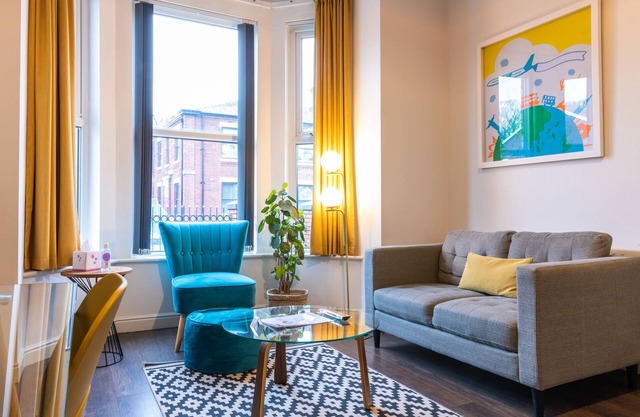 No2 Fulwood Heights-stunning large 1bed nr Hosp