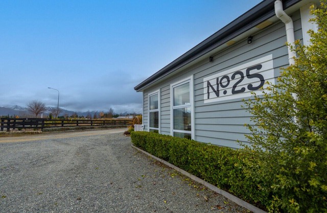 No25 on Temple drive