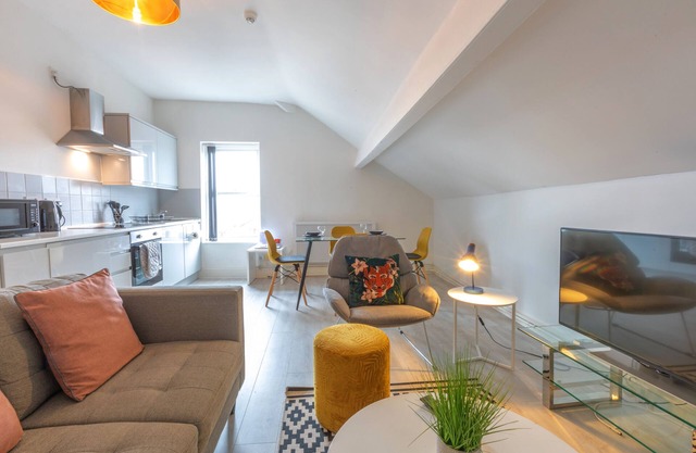 No5 Fulwood Heights - beautiful snug nr Hospital