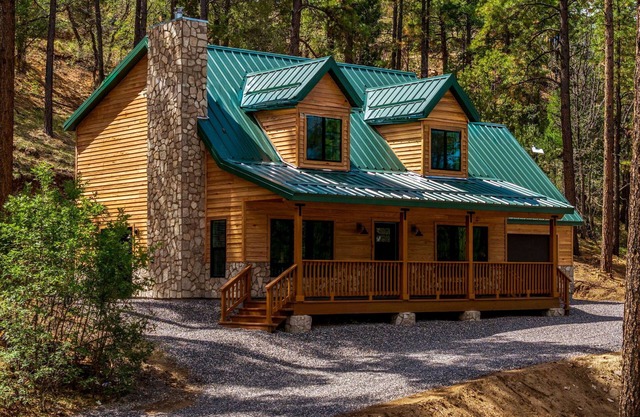 Noble Estates Cabin · Luxe Forest Escape