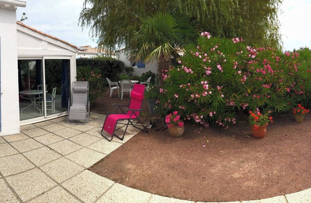 NOIRMOUTIER - OLD - CHARMING VILLA IN FLOWER GARDEN - PROMOTION