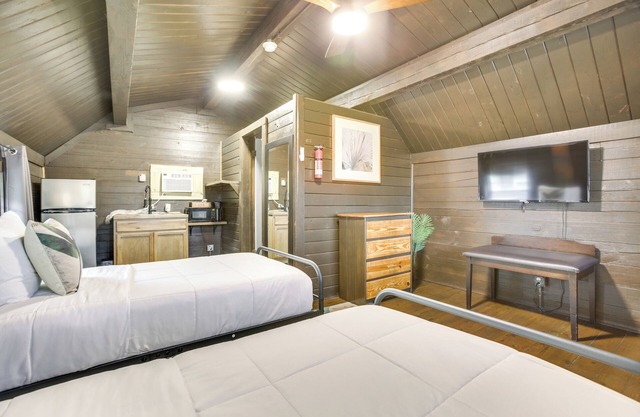 NOLA Area Retreat w/Heated Pool Access!