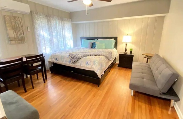 NOLA Bungalow - Nice Courtyard, Centrally Located