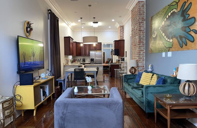 NOLA Historic Style 4BR Single family mins from French Quaters!