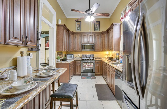 NOLA Home w/Front Porch ~ 1 Mi to French Quarter!