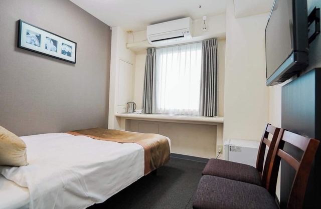 NonsmokingDouble corner room 5 minutes walk /Okayama Okayama