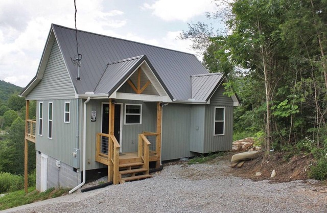 NORRIS LAKE FRONT RENTALS: LITTLE PERK LAKEHOUSE ON NORRIS LAKE w/PRIVATE DOCK