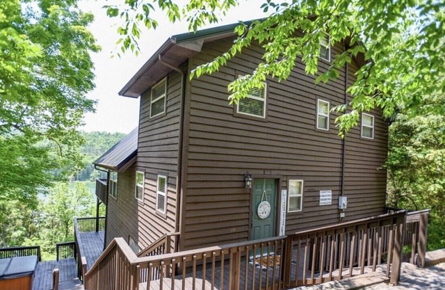 Norris Lake Home Waterfront With Private Dock Sleeps 15 Speedwell TN