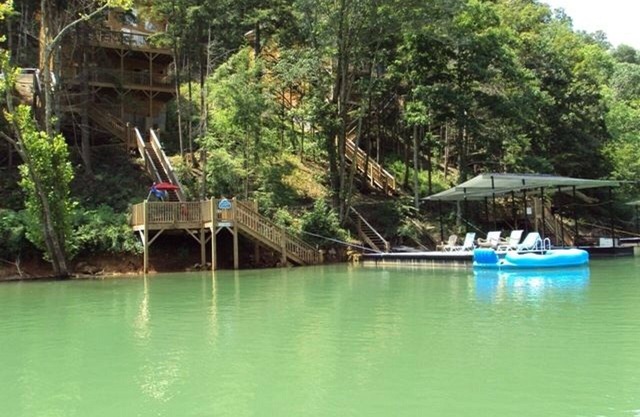 "”NORRIS LAKESIDE LOUNGE”