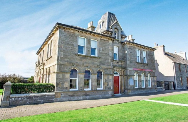 North Bank House