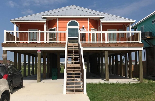 North Beach beach house, beautiful ocean views, one block from Gulf of Mexico