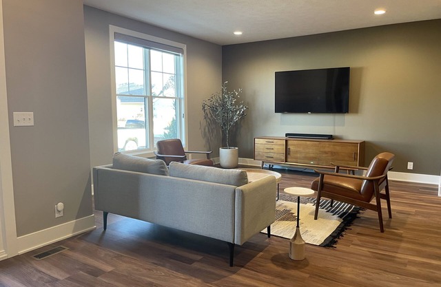 North Lincoln, Minutes from Pinnacle Bank Arena and Memorial Stadium