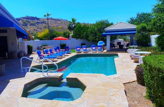 North Phoenix-Glendale Resort-Style Home, Saltwater Pool Spa, Hike, Golf, Events