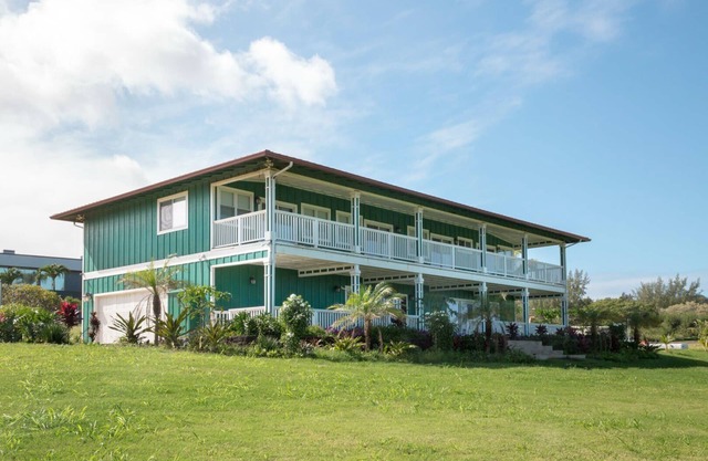 North Shore Country Estate - 17 Acres, Great Views