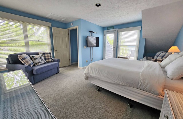 North Shore Inn Traverse City - Unit 301