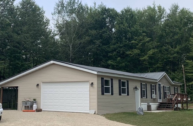 Northwoods getaway - minutes from beach, fishing & trails!