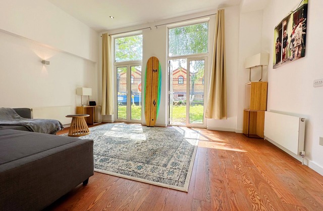 Notting Hill - Canalside Apartment!