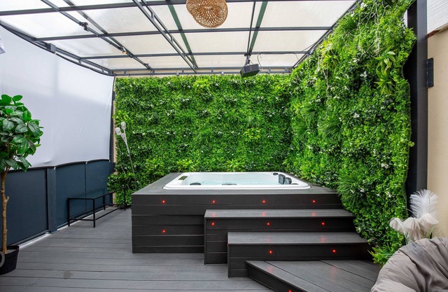 Nuit-parisienne : Superb, comfortable apartment with SPA and cinema screen