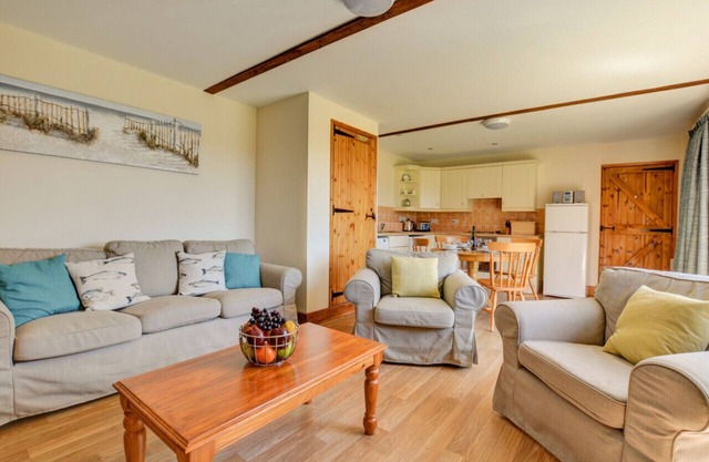 Nutwood Lodges - Five Bedroom House, Sleeps 11