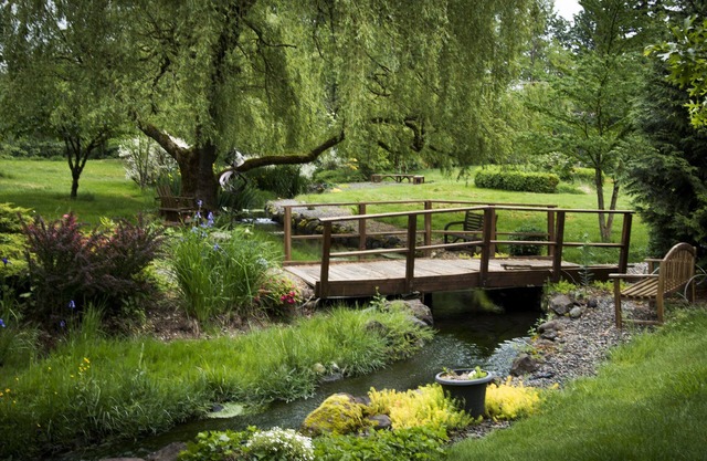 NW VINTAGE ESTATE FARM stays for 2-20. nFamilies are welcome!