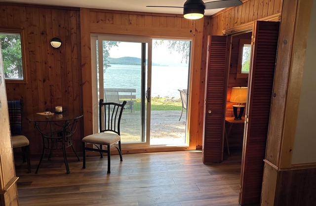 nWeekly rental, cozy rustic cottage to rent on the shores of Lake Superior