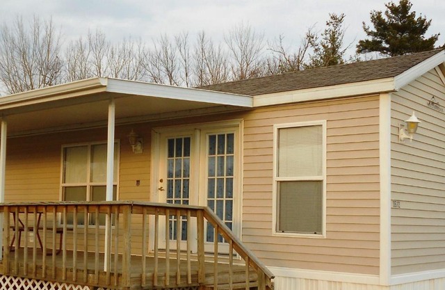 O'Connell's Yogi Bear RV Park Model 42