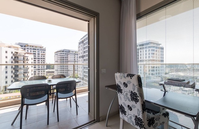 O&O Group - Luxury Tower/parking/Shopping Mall/2BR
