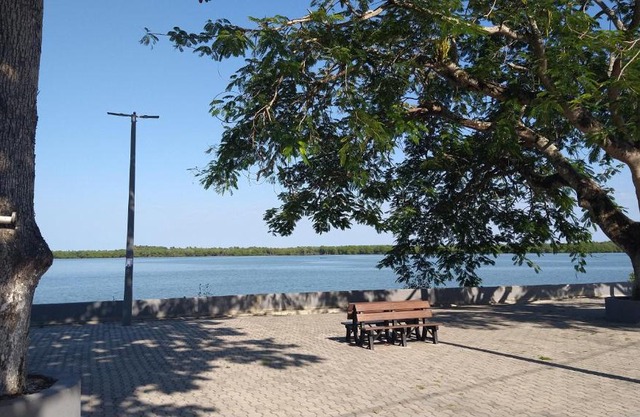 O Paraíso é Aqui Abrolhos - Suíte privativa, cama de casal, ar condicionado e TV - Café da manhã de frente para o mar